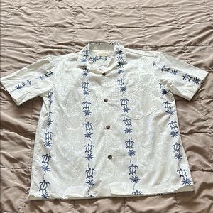NWT Men’s Royal Hawaiian shirt